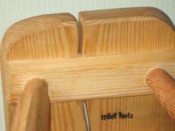 Holzhocker schwer mit großer Sitzfläche ( märkische Kiefer )