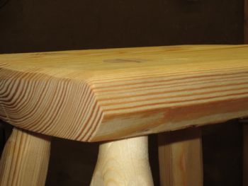 Holzhocker schwer und rustikal 33 cm, ( märkische Kiefer )